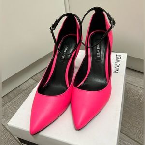 BRAND New Nine West ankle strap pump, pointed toe, hot pink, Size 5